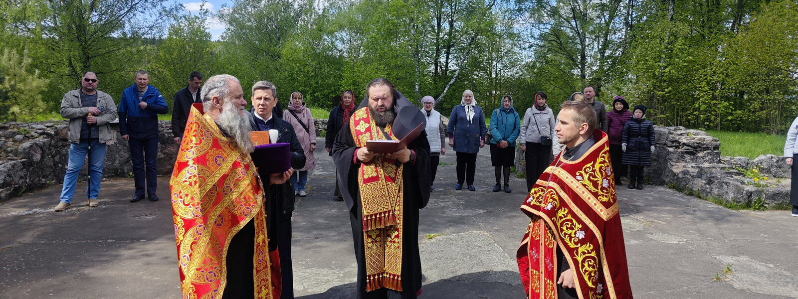 06 мая 2025. Освящение Креста в Прилепах епископом Амвросием.